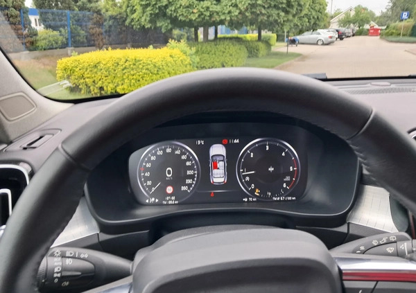 Volvo XC 40 cena 83900 przebieg: 197000, rok produkcji 2018 z Maków Podhalański małe 529